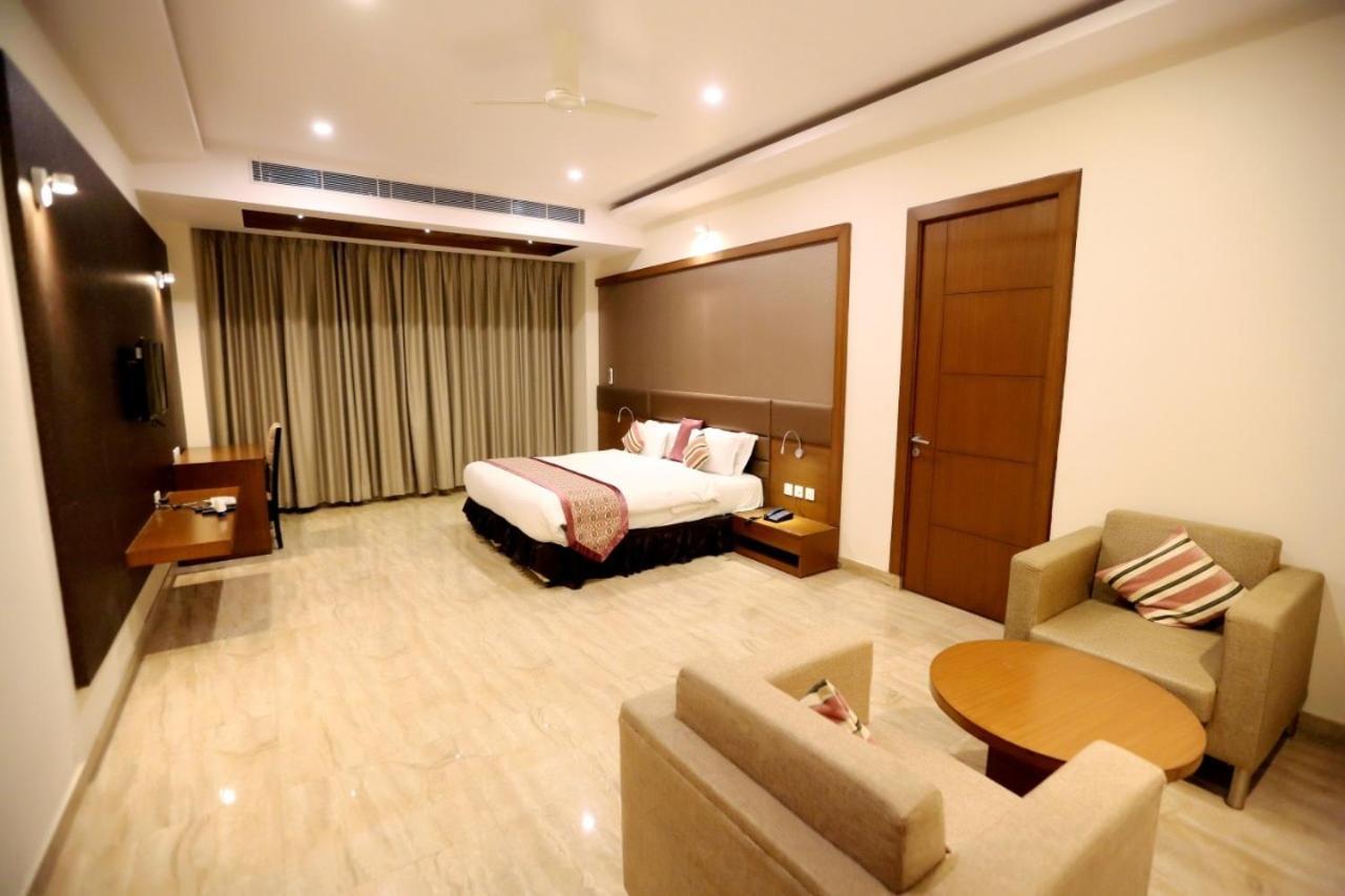 Hotel Krishna Palace Ayodhya 외부 사진