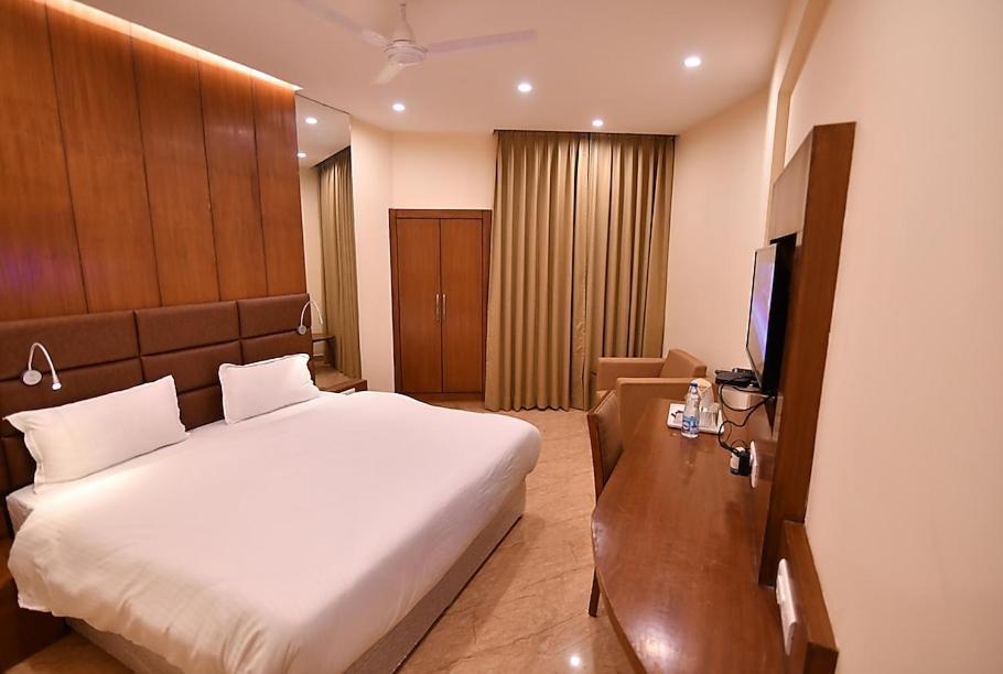 Hotel Krishna Palace Ayodhya 외부 사진
