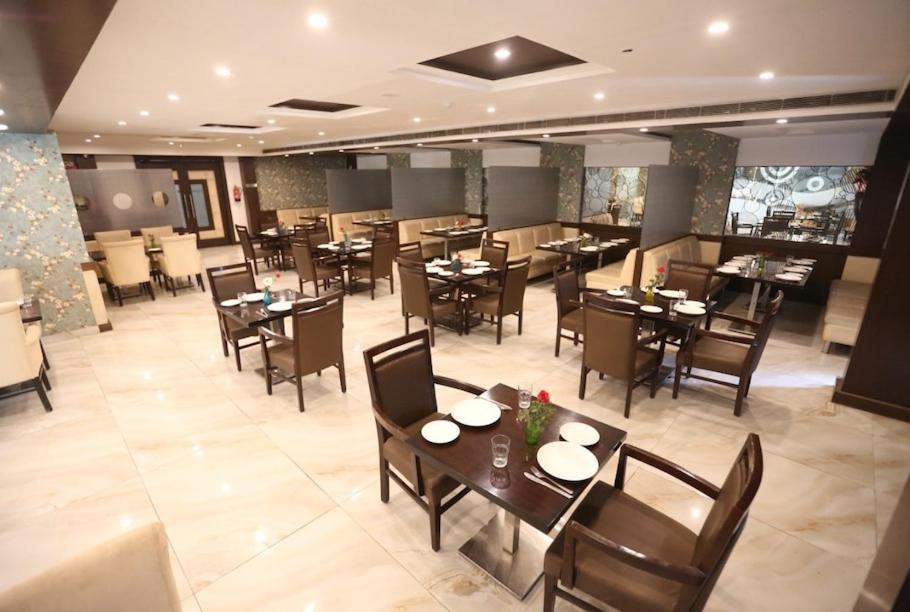 Hotel Krishna Palace Ayodhya 외부 사진