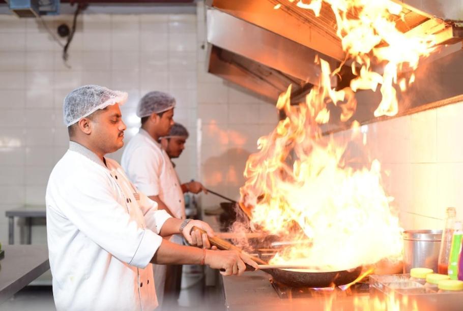 Hotel Krishna Palace Ayodhya 외부 사진